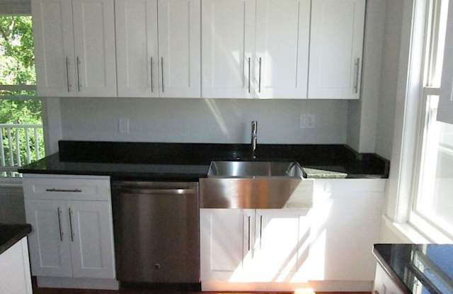 Nicely Renovated Cambridgeport 3bd/1ba Near Central Sq Red Line!