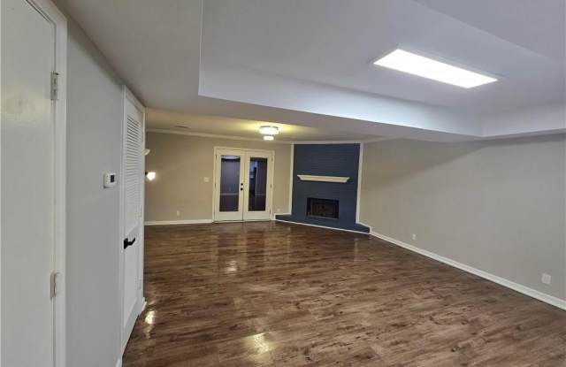 6002 Pat Mell Place SE