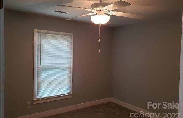 Room in 2 Bedroom Home at Liberty Dr SW