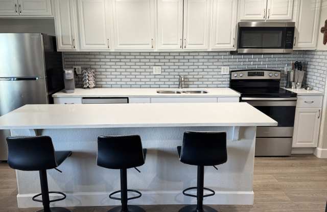 Photo of 4665 W 6th Ave