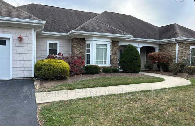 211 University Pkwy