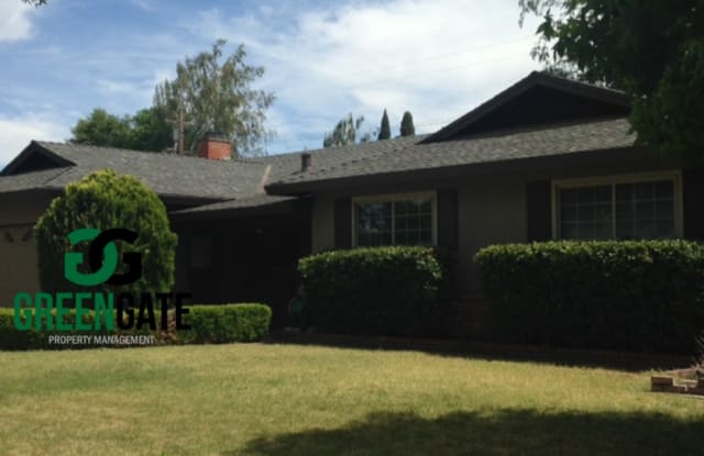 404 Woodrow Ave - 404 Woodrow Avenue, Modesto, CA 95350