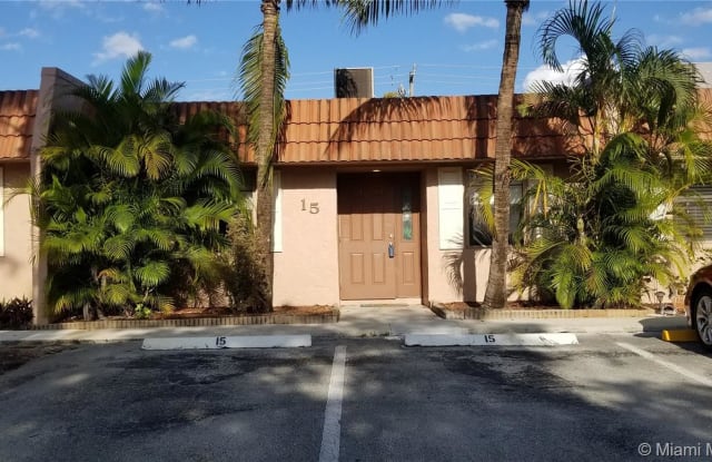 15 N Valencia Dr - 15 North Valencia Drive, Davie, FL 33324