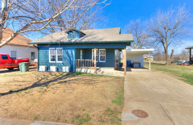 Renovated 3-bedroom, 2-bath home located in the heart of Edmond!