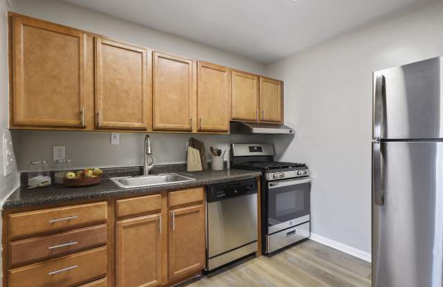 Earle Manor Apartments