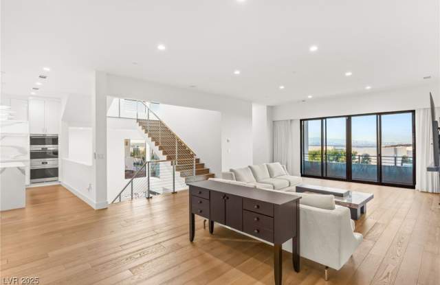 394 Solitude Peak Lane