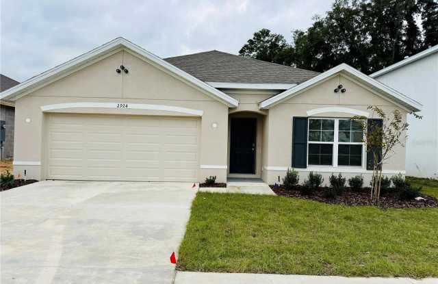 Photo of 2924 NE 20TH TERRACE