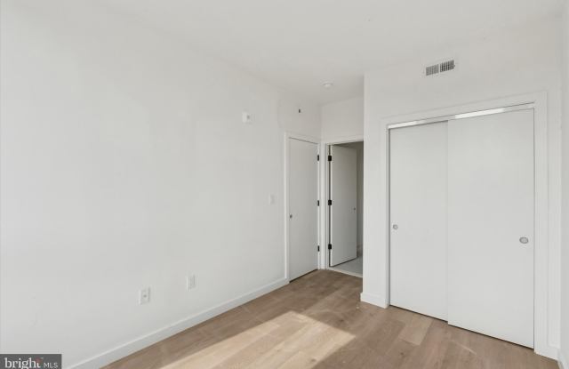 754 S 4TH Street unit: 301