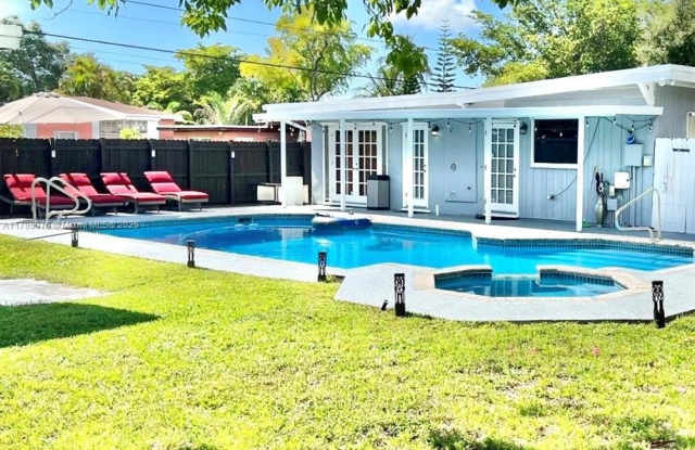 Photo of 12805 NE 11th Ct