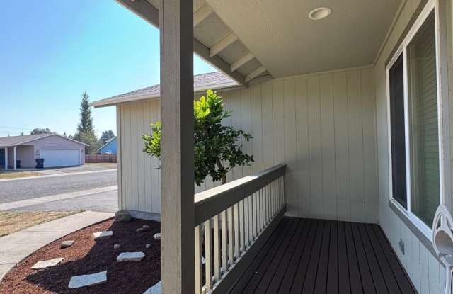 Modern 3BR/2BA Rental with Large Kitchen & Living Room