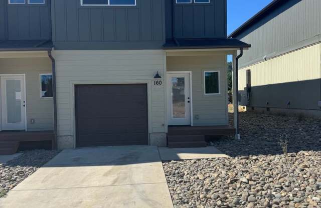 Modern 3 bedroom townhouse