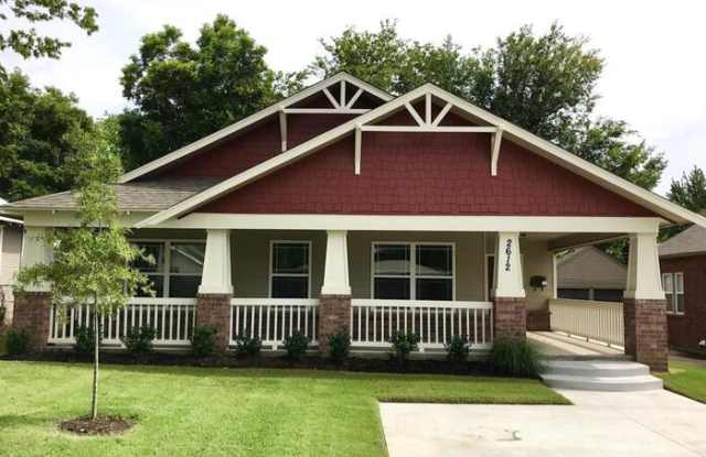 2612 East 7th Street