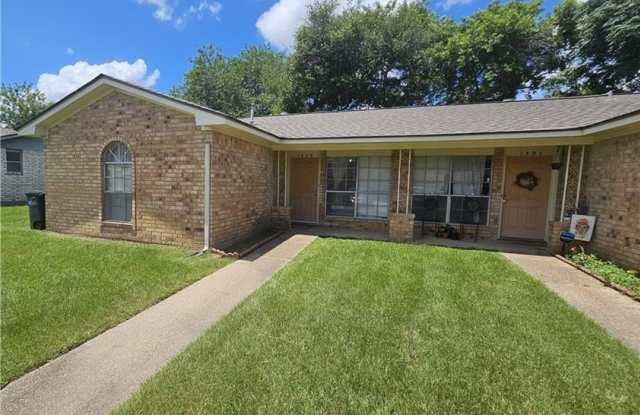 1529 Hillside Drive