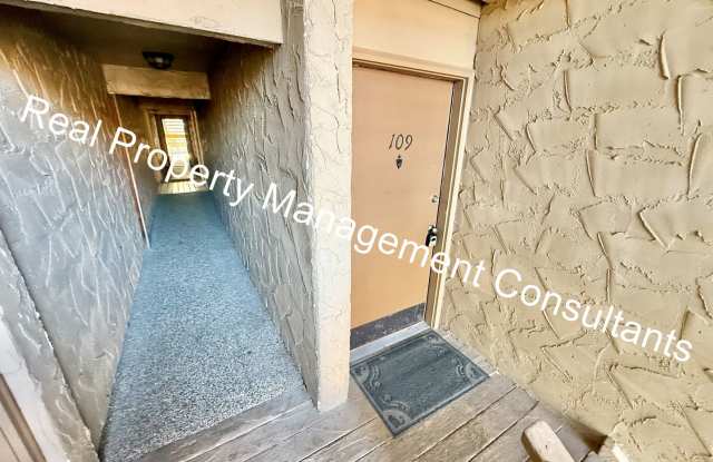 $500 off First Full Months Rent on 2 Bed 2 Bath In West Plaza