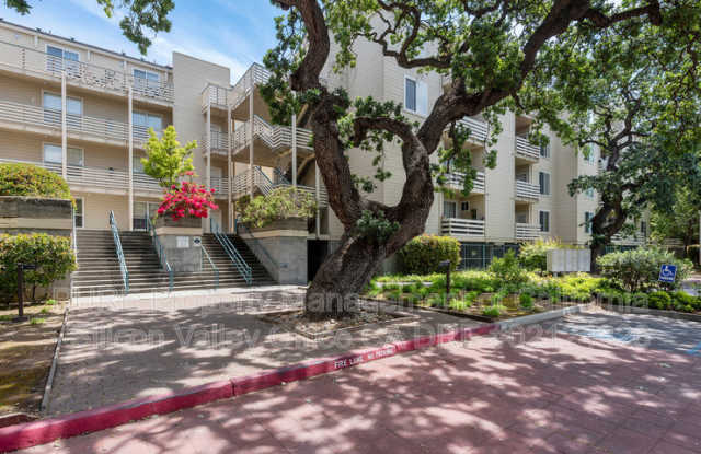 929 E. El Camino Real