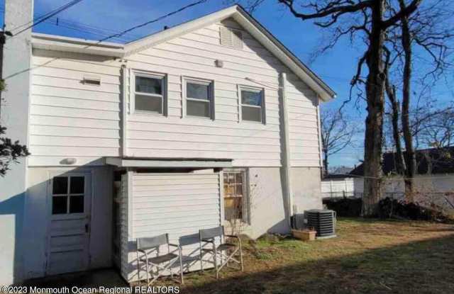 222 Norwood Lane