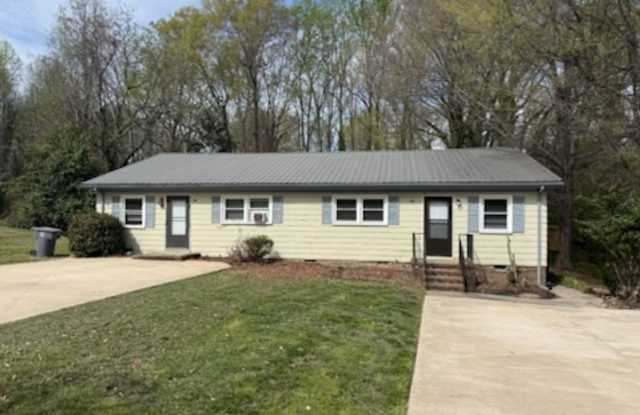 1100 Uwharrie St.