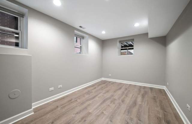 1252 West Carmen Avenue