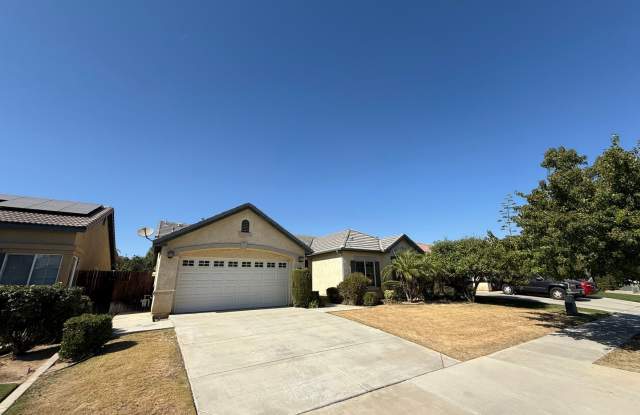 Modern 4-Bedroom Home in Northwest Bakersfield