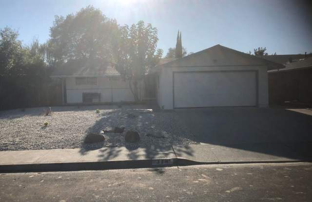 314 Weatherly Way