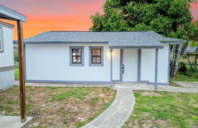 215 Greenlawn Ave unit: B