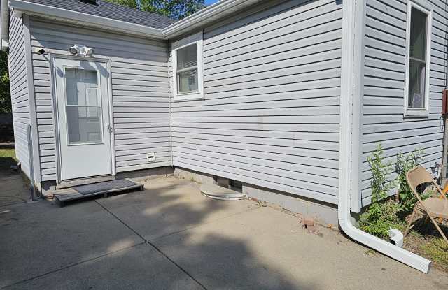 808 5th Avenue Southeast