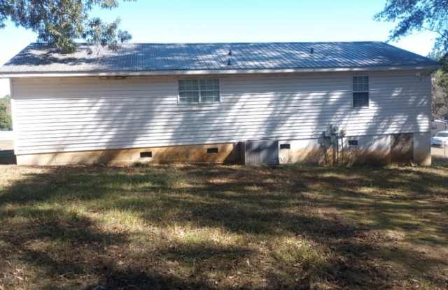 2900 Lullwater Drive