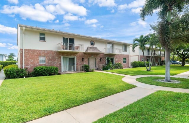 2015 S Seacrest Boulevard - 2015 South Seacrest Boulevard, Boynton Beach, FL 33435