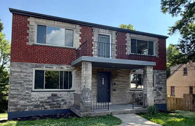 2798 Queen City  Avenue