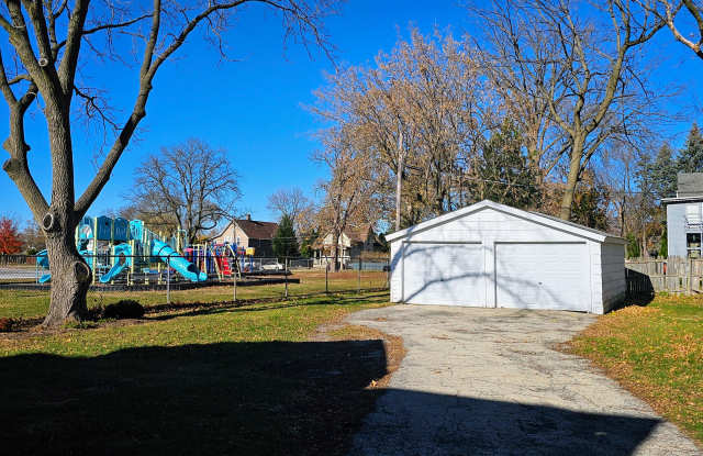 558 Franklin Boulevard