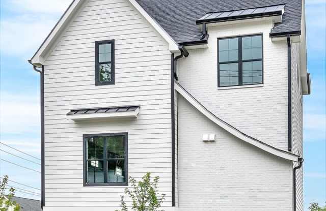 Photo of Stunning 4-bedroom, 3.5-bathroom home
