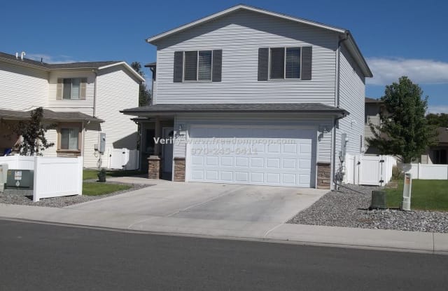 2479 Brookwillow Loop - 2479 Brookwillow Loop, Grand Junction, CO 81505