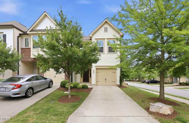 221 Irving Way