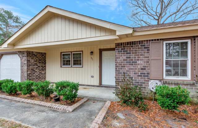Charming 3-bed, 2-bath home with a spacious backyard!