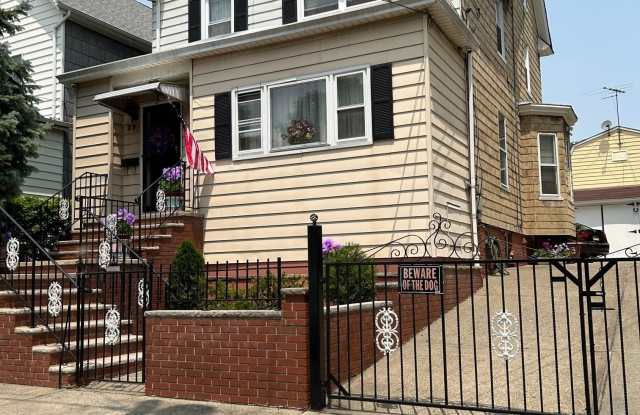 29-31 EAST 43RD ST