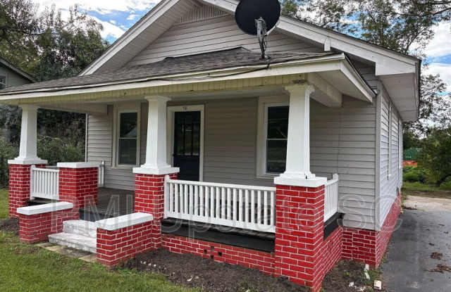 Photo of 10 East Main Street