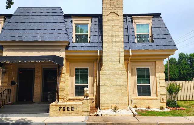 3 Bed 2 Bath Townhome in Lakehurst Add NW OKC