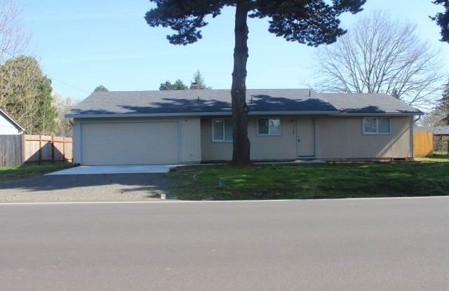 Single Family Home - 1948 Northeast 15th Avenue, Hillsboro, OR 97124