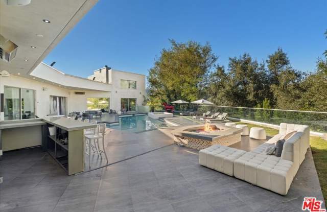 Photo of 2666 Hutton Dr