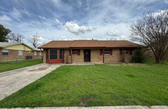 RENT ROLLBACK + 5 Day 4 Night Cruise for Two! - 1402 Hammond Drive, Killeen, TX 76543