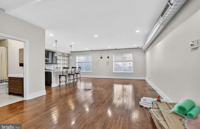 Photo of 946 N 2ND Street unit: 5