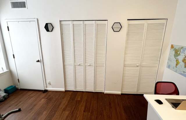 51 1/2 Willard Street