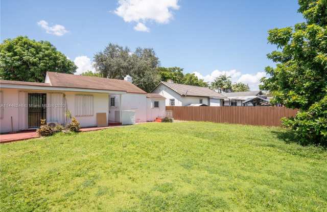 Photo of 435 Southwest 33rd Avenue