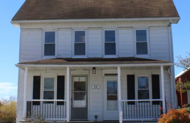 Photo of 2 Story Colonial - MOVE IN SPECIAL - Newly Reduced Rent