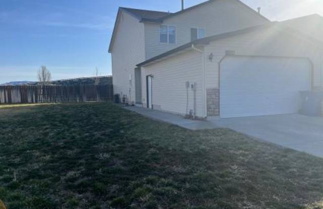 1704 NE Cinder Loop - 1