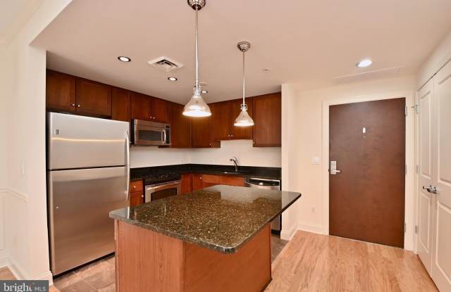 1020 N HIGHLAND Street unit: 807