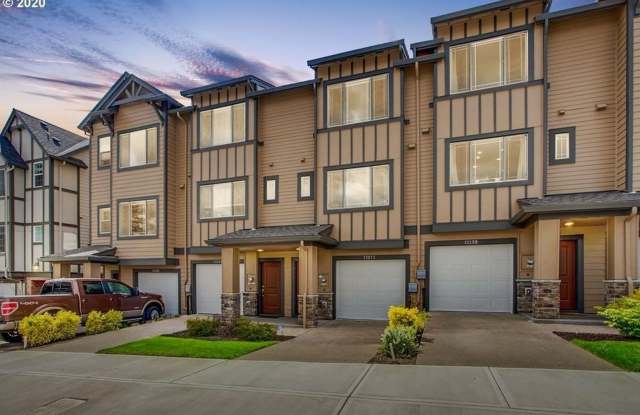 Townhouse Charmer in River Terrace Neighborhood!