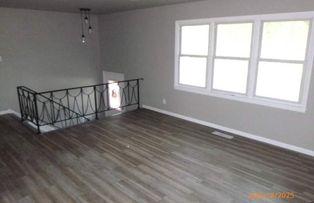 408 Falcon Ridge Way