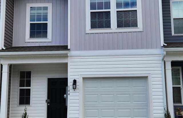 Photo of 212 CATERPILLAR DR