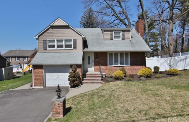 611 E CRESCENT PARKWAY - 611 East Crescent Parkway, South Plainfield, NJ 07080